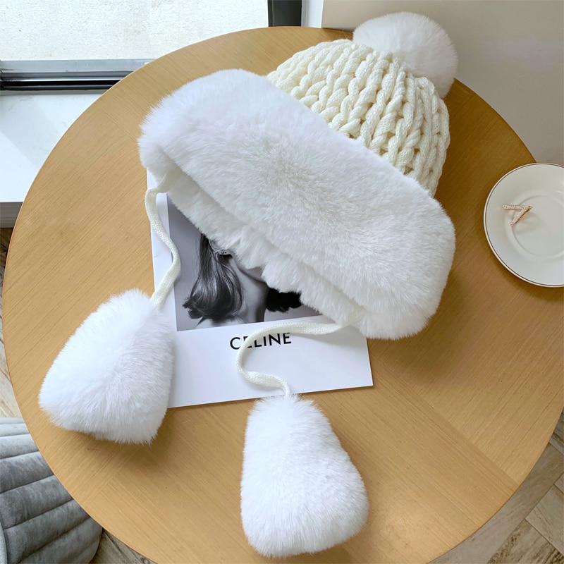 Bonnet en tricot avec pompon fausse fourrure – Image 2