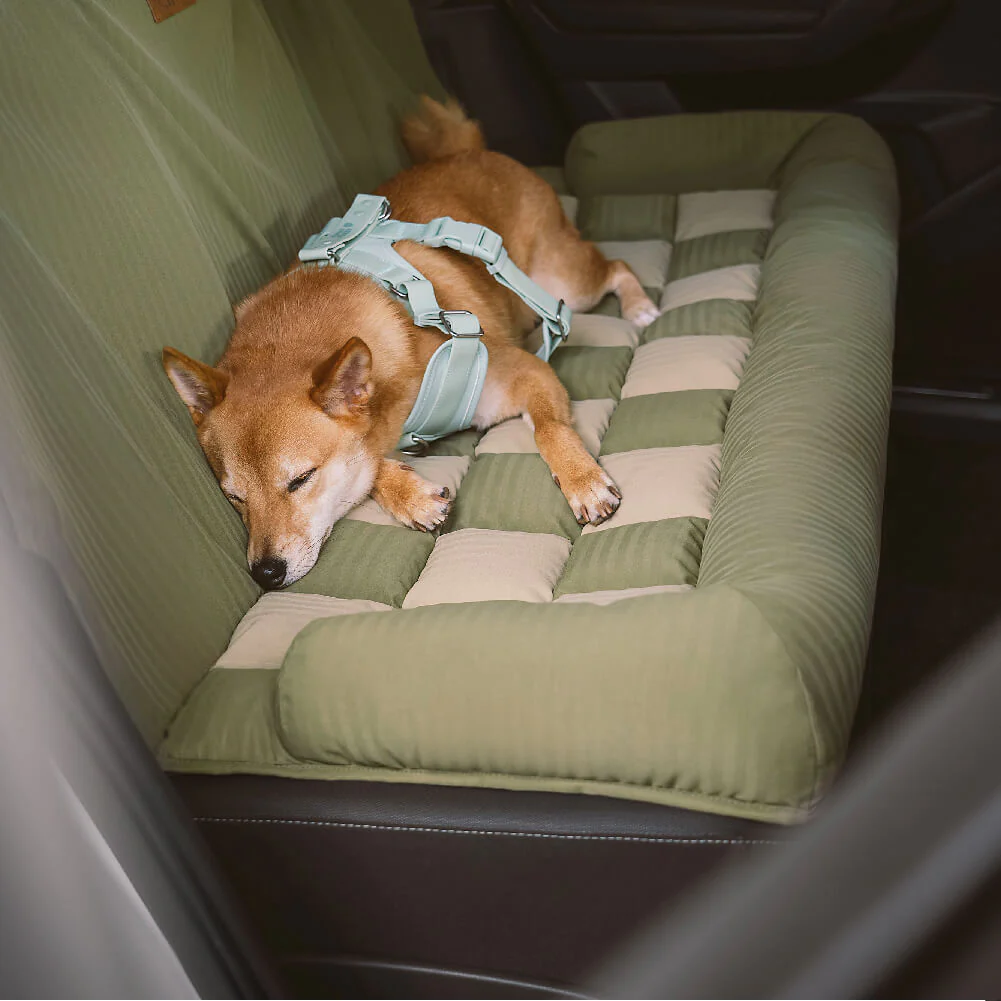 Siège Auto Sécurisé pour Chien Grande Taille avec Repose-Tête - Style Échiquier – Image 9